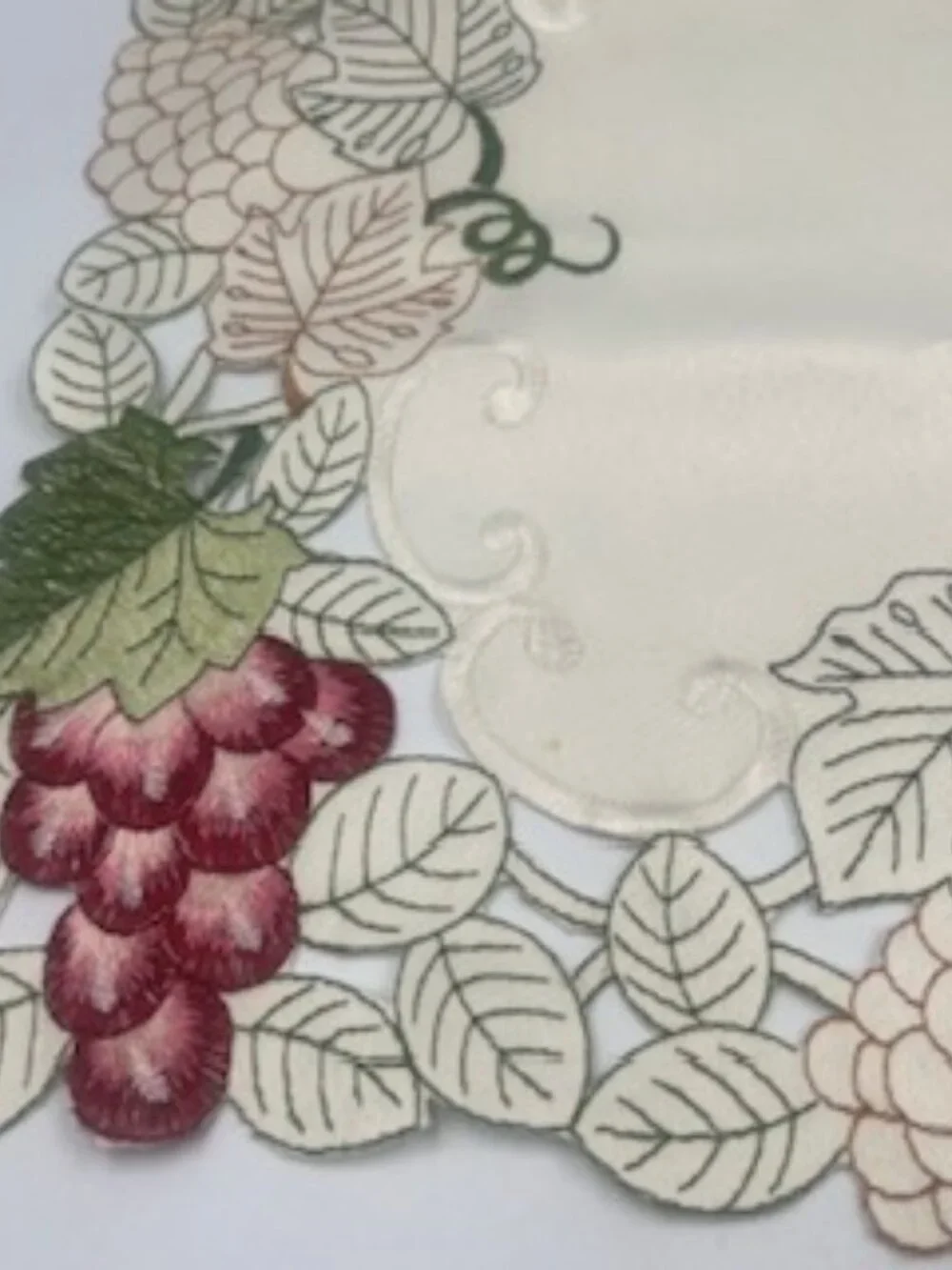 Placemats Embroidered Cutouts Grapevine pattern Set of 3 New out of box